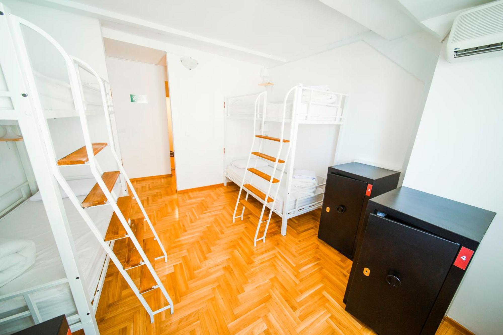 New Generation Hostel Prague Center Экстерьер фото